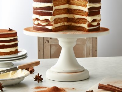 Winterlicher Glühwein-Mascarpone-Schichtkuchen mit Lebkuchen-Biscuit